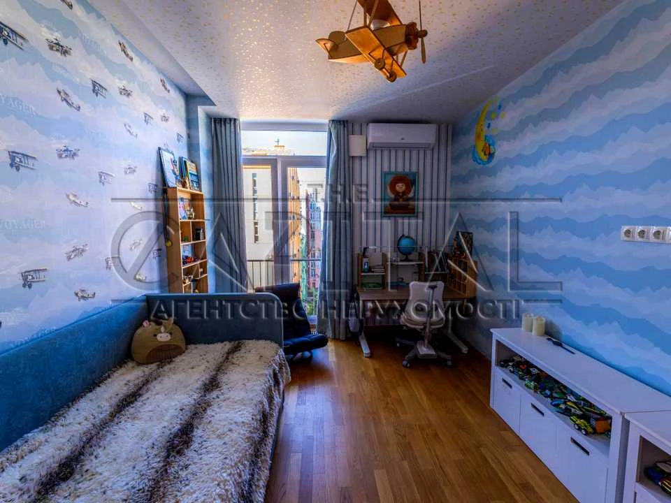 Apartment. Kyiv, Regeneratorna St., 4 k