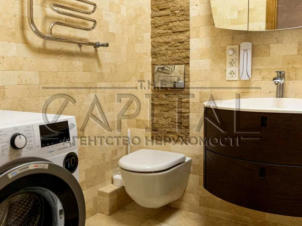 Apartment. Kyiv, Regeneratorna St., 4 k