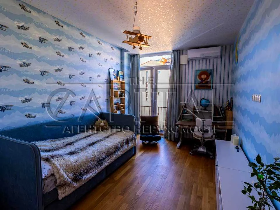 Apartment. Kyiv, Regeneratorna St., 4 k