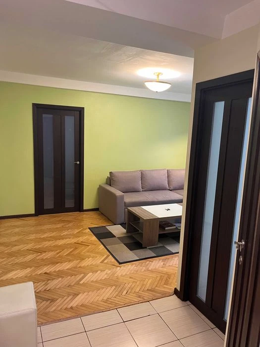 Продам двокімнатну суміжну 40.4 м2 Ак.Шалімова 22 (Героїв Се