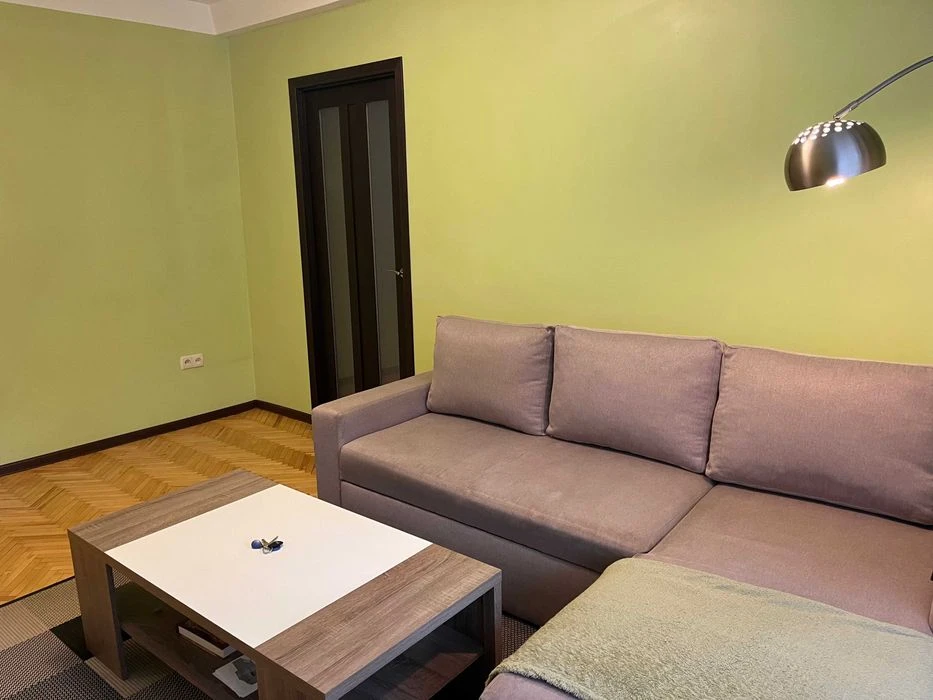 Продам двокімнатну суміжну 40.4 м2 Ак.Шалімова 22 (Героїв Се