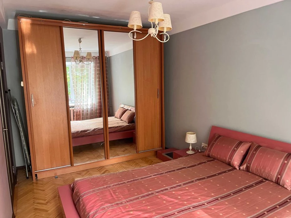 Продам двокімнатну суміжну 40.4 м2 Ак.Шалімова 22 (Героїв Се