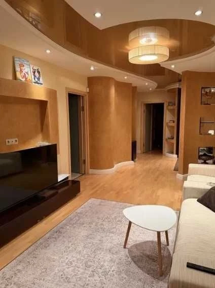 • Stylish 3-room apartment on Yerevanska Street, 8A