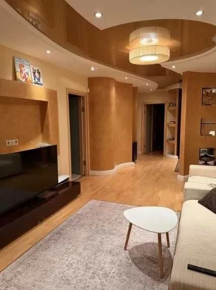 • Stylish 3-room apartment on Yerevanska Street, 8A