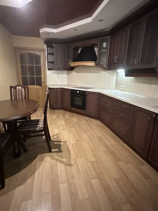 Продам  3-х кімнатну квартиру