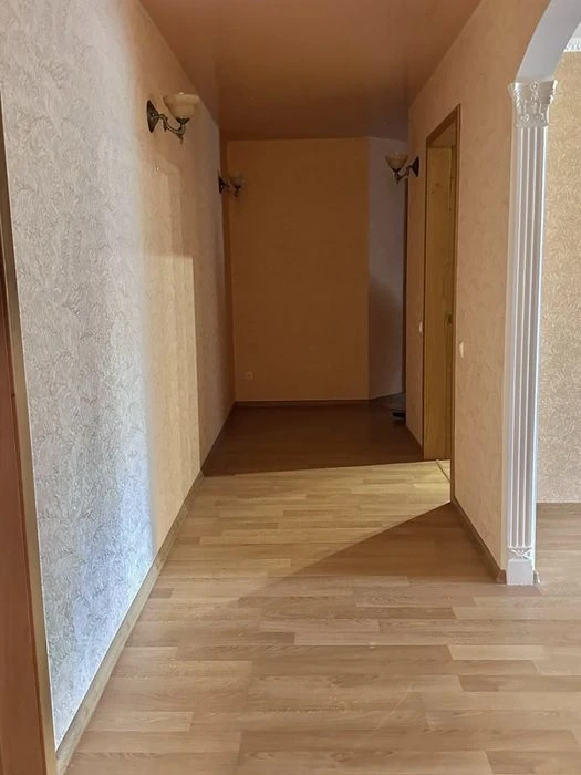 Продам  3-х кімнатну квартиру