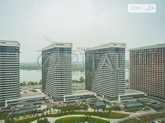 For sale 2-room apartment 68 sq. m on Dniprovska embankment 13 • ID 3469