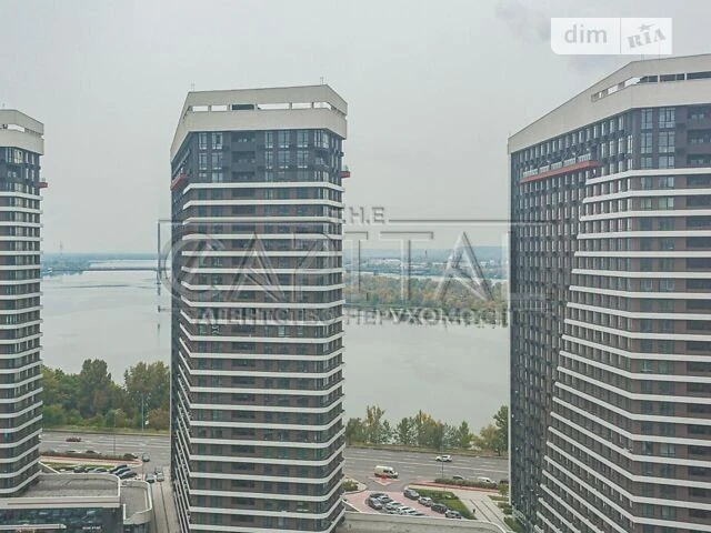 For sale 2-room apartment 68 sq. m on Dniprovska embankment 13 • ID 3469