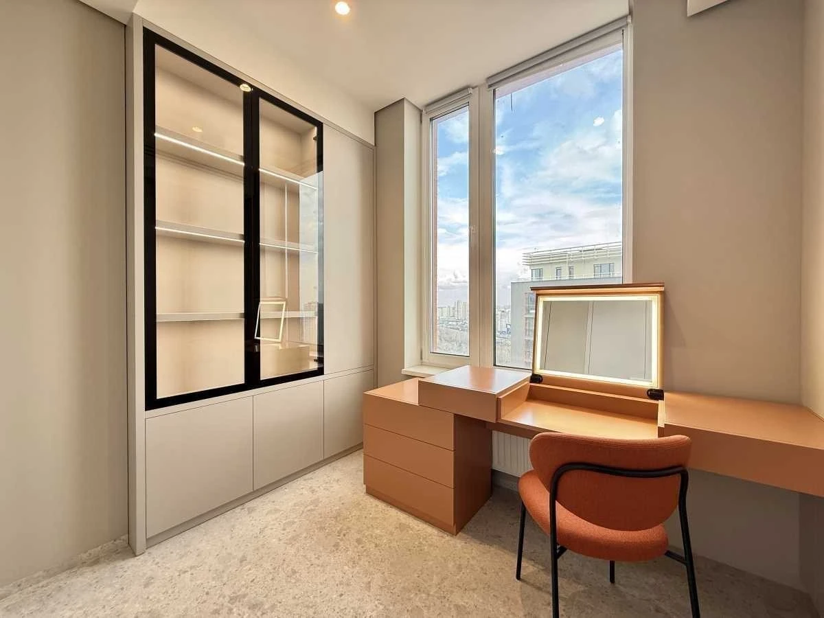 5-room apartment for sale 156 m², Dniprovska embankment, 18b