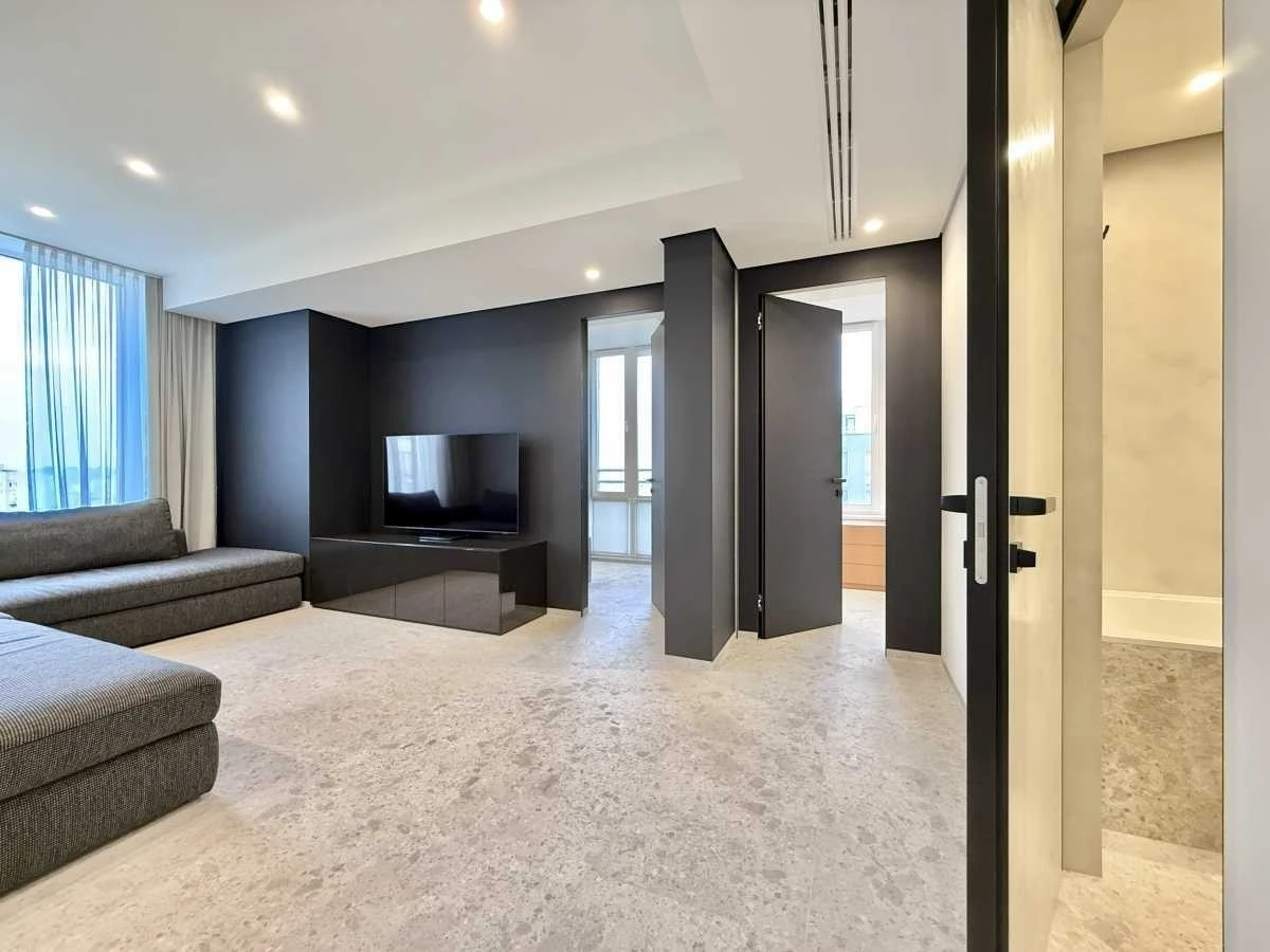 5-room apartment for sale 156 m², Dniprovska embankment, 18b