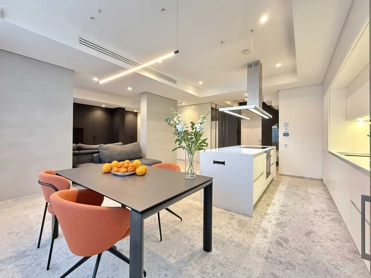 5-room apartment for sale 156 m², Dniprovska embankment, 18b