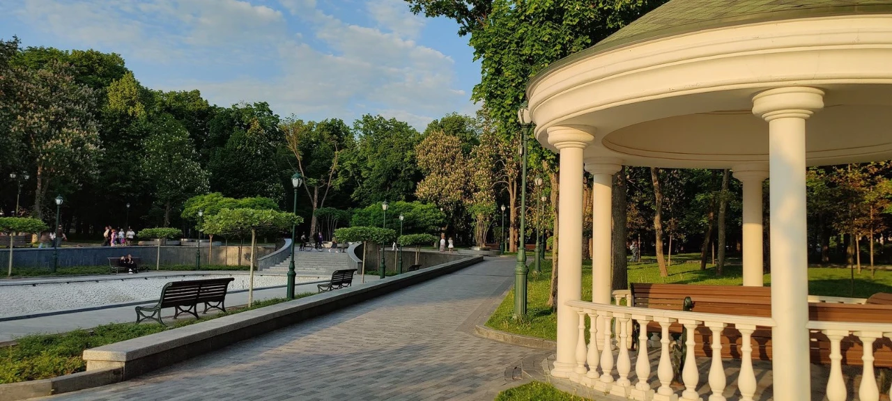 Подобово квартира біля центрального парку та зоопарку