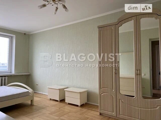 Sale of 4-room apartment 100 sq. m on 6A Staronavodnytska Street • I
