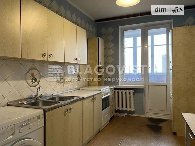 Sale of 4-room apartment 100 sq. m on 6A Staronavodnytska Street • I