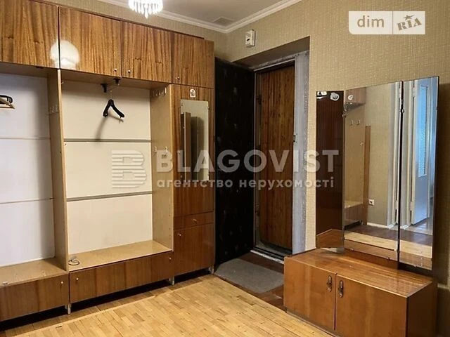 Sale of 4-room apartment 100 sq. m on 6A Staronavodnytska Street • I