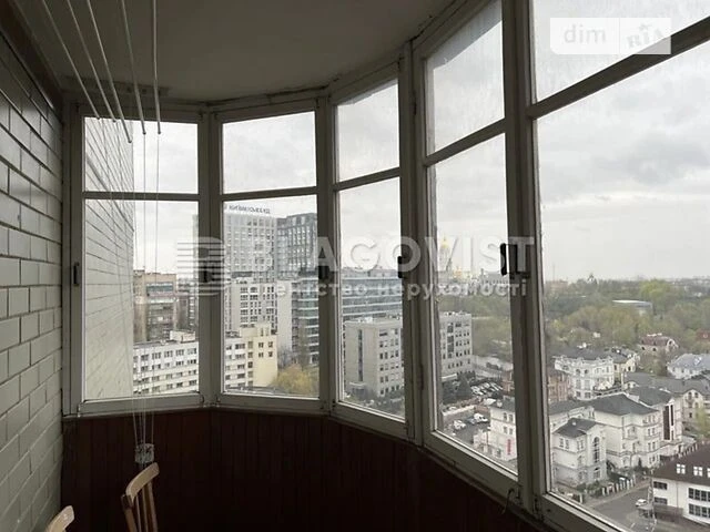 Sale of 4-room apartment 100 sq. m on 6A Staronavodnytska Street • I