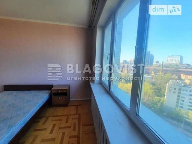 Sale of 4-room apartment 100 sq. m on 6A Staronavodnytska Street • I