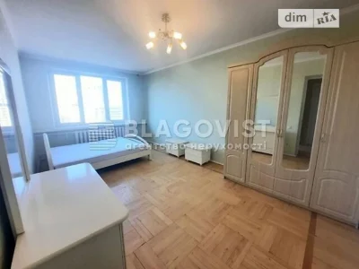 Sale of 4-room apartment 100 sq. m on 6A Staronavodnytska Street • I