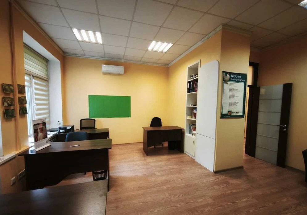 2-кімнатна квартира на одній з центральних вулиць Подолу Кир