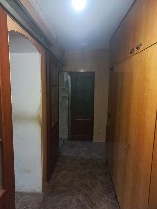 Продам 2-кімнатну квартиру  на Крошні