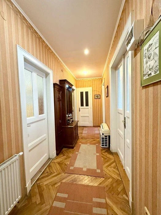Продаж 4 кім.кв вул. Стецька ( просп. Шевченка)