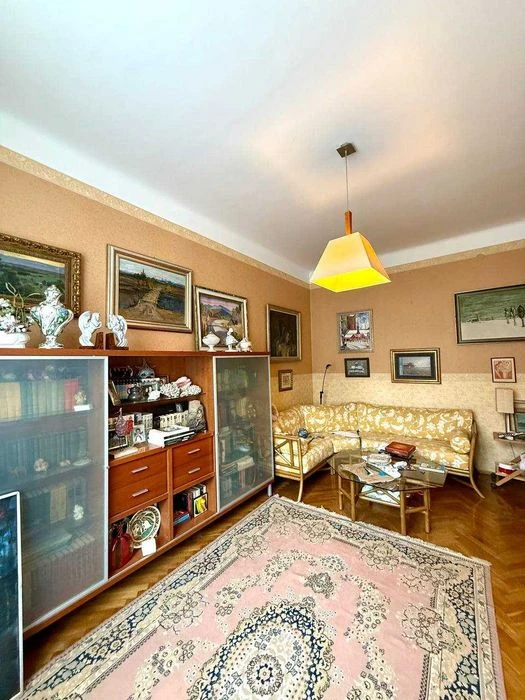 Продаж 4 кім.кв вул. Стецька ( просп. Шевченка)