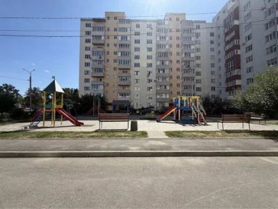 Продаж 3 кімнатної квартири у хорошій локаціі