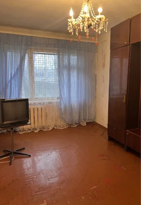 I am selling a one-room apartment on 2 Shevchenkivske Street.