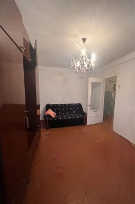 I am selling a one-room apartment on 2 Shevchenkivske Street.