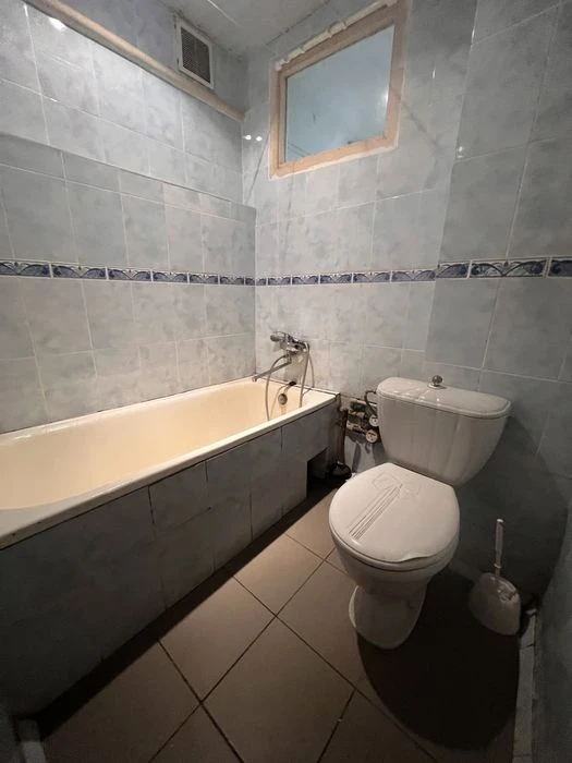 I am selling a one-room apartment on 2 Shevchenkivske Street.