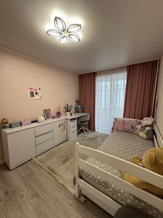 Продаж 4-кімнатної квартири на Левка Лук’яненка