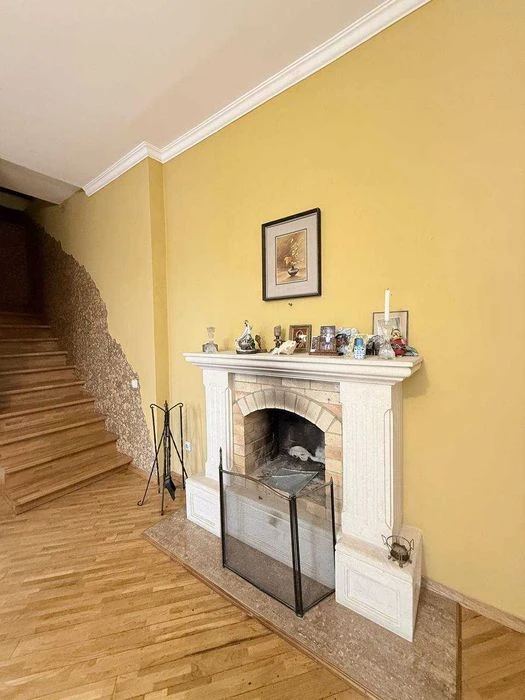 Продаж 3 кім. кв. вул. Кирила і Мефодія Галицький р-н центр