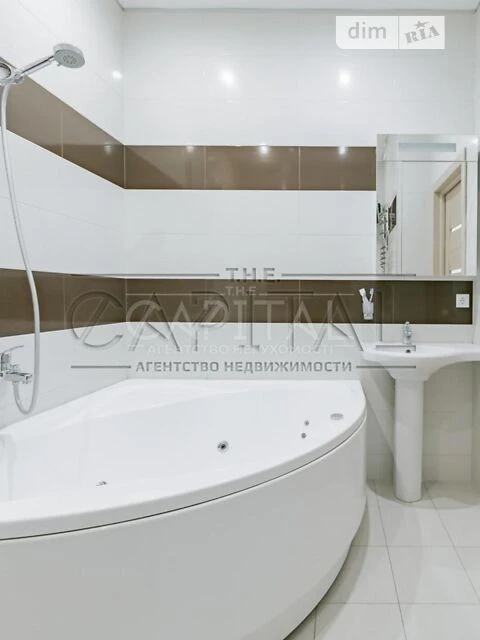 Продаж 3к квартири 100 кв. м на вул. Раїси Окіпної 18 • ID 3