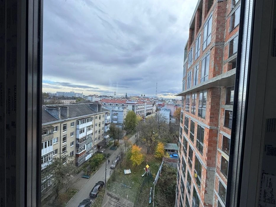 Продаж 3 кімнатної квартири у центрі