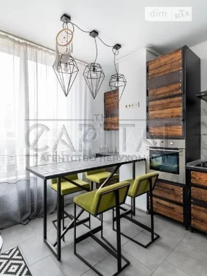 Продаж 2к квартири 43 кв. м на вул. Практична 4 • ID 3479702