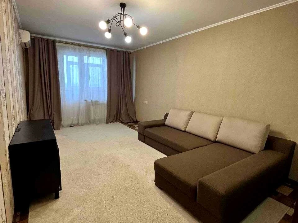 Apartment. Kharkiv, Zhitteradisny Lane. (Rzhevsky)