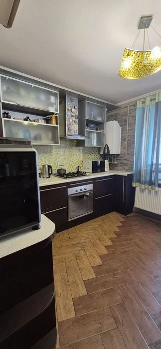 Продам 2 кімнатну квартиру в центрі міста на Засумській 10а