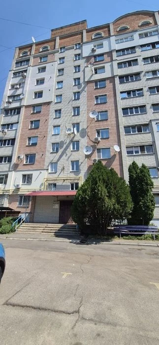 Продам 2 кімнатну квартиру в центрі міста на Засумській 10а