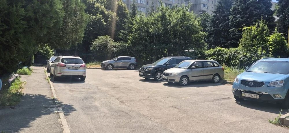 Продам 2 кімнатну квартиру в центрі міста на Засумській 10а