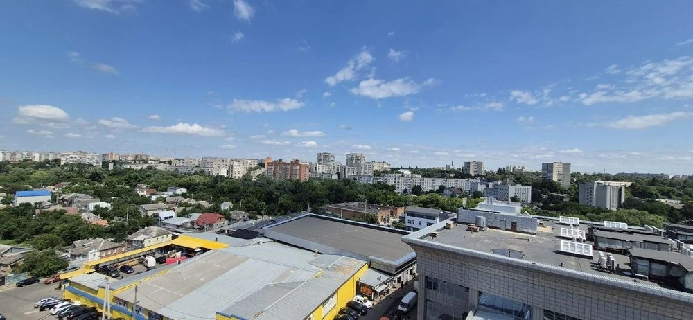 Продам 2 кімнатну квартиру в центрі міста на Засумській 10а