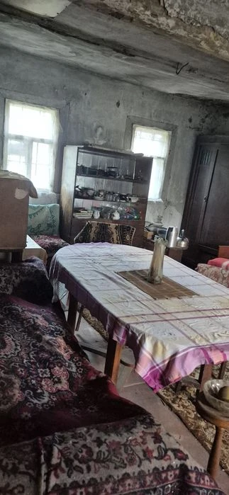Продам будинок та земельну ділянку можна під дачу