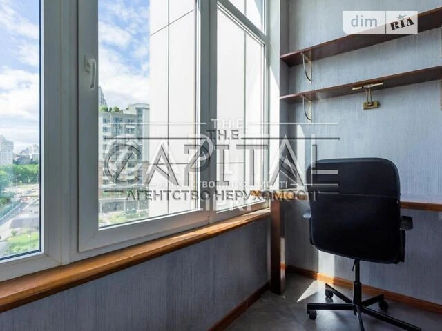 Продаж 3к квартири 90 кв. м на вул. Андрія Верхогляда 20 • I