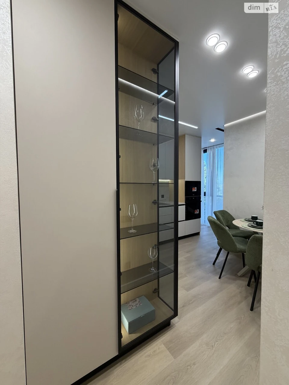 Продаж Квартира Набережна