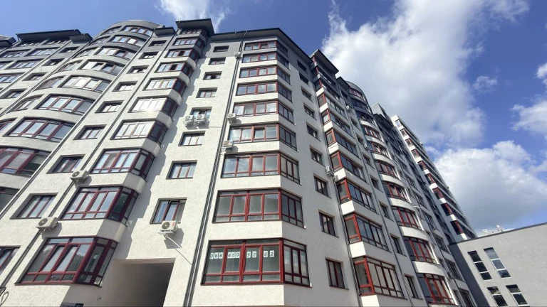 Продаж 1-го зданого сирця в новобудові.