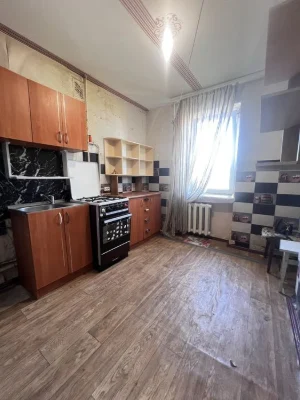 Продам 3 кім кв цегляний будинок центр міста