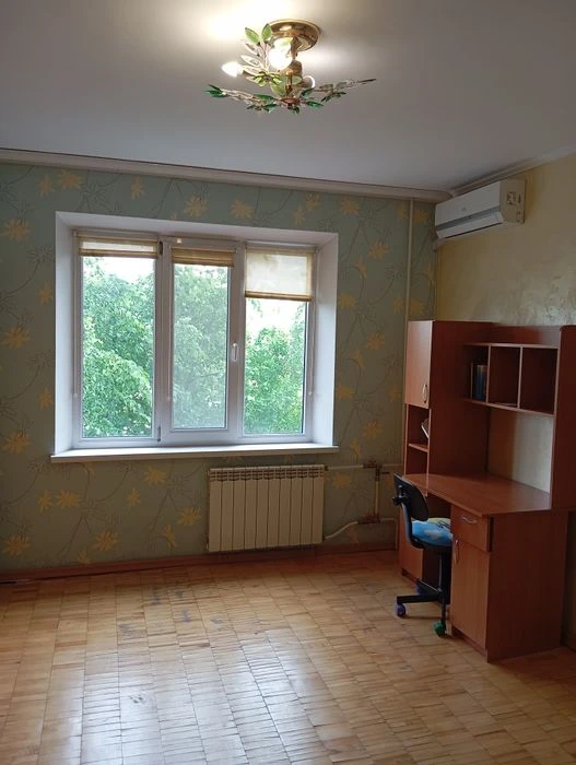 Милославская 19 Продажа трёхкомнатная 2 эт, 66туе