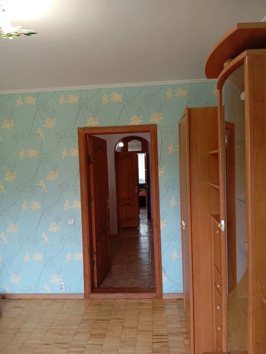 Милославская 19 Продажа трёхкомнатная 2 эт, 66туе