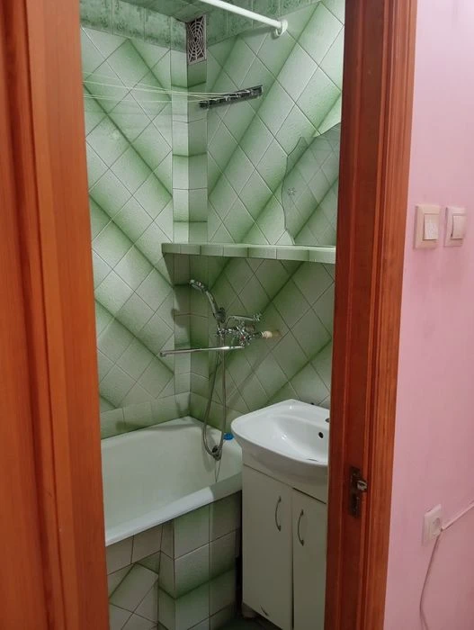 Милославская 19 Продажа трёхкомнатная 2 эт, 66туе