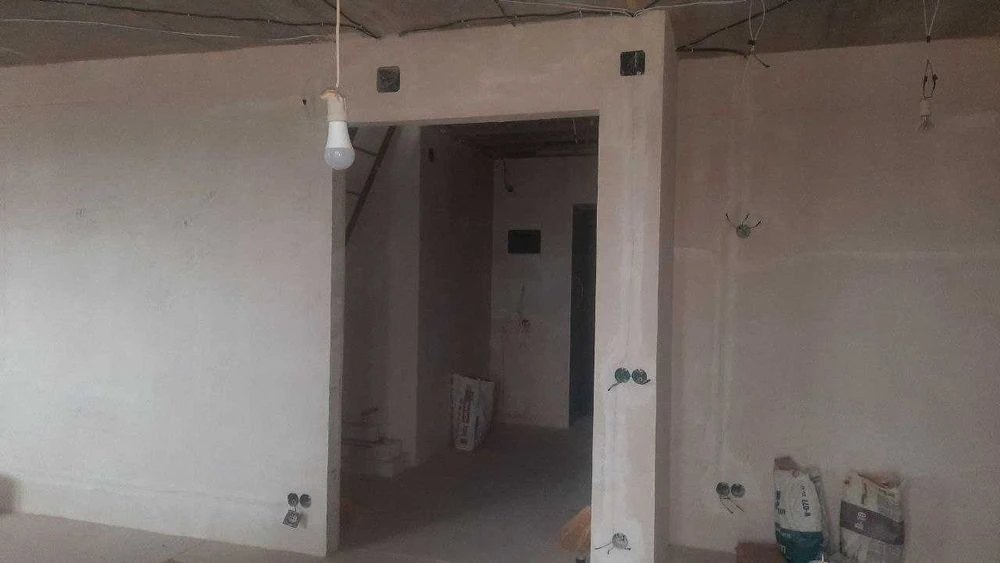 Продам дворівневої 3-х кімнатної квартиру у новобудові трк К