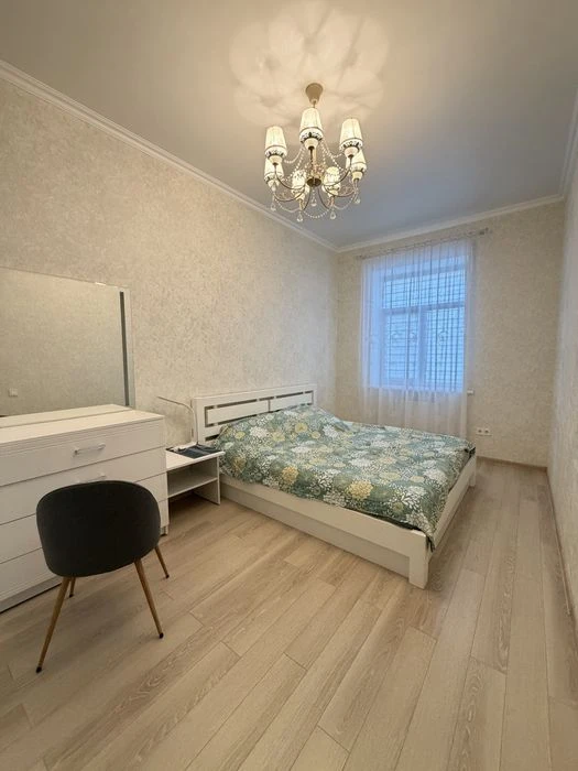 В Продажу 2 к к в Центрі на вул. Великій Морській з євроремо